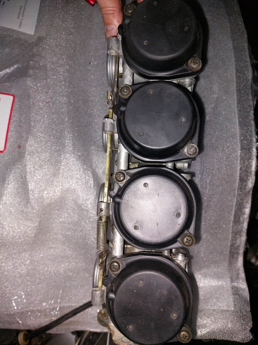 Predám karburátory kawasaki zx6r 2000