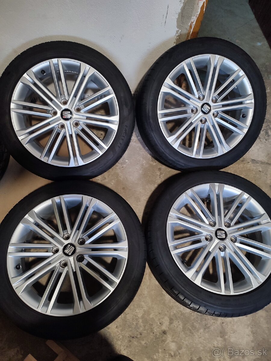 Letne pneumatiky 225/40 R17 na Original SEAT diskoch