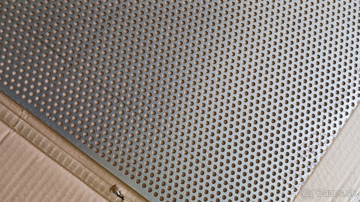 Dierovaný plech