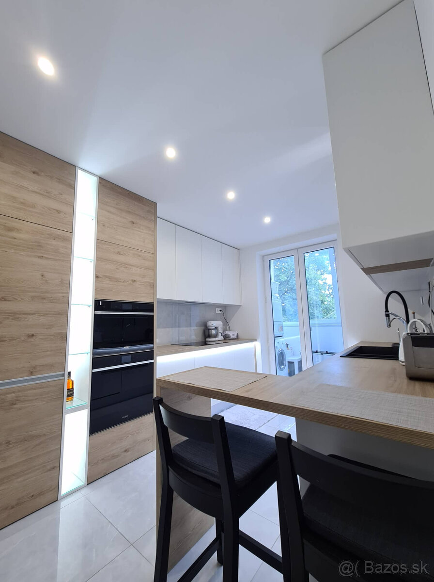 Prenájom exkluzívny 3.i.byt Nitra-Chrenová s garážou