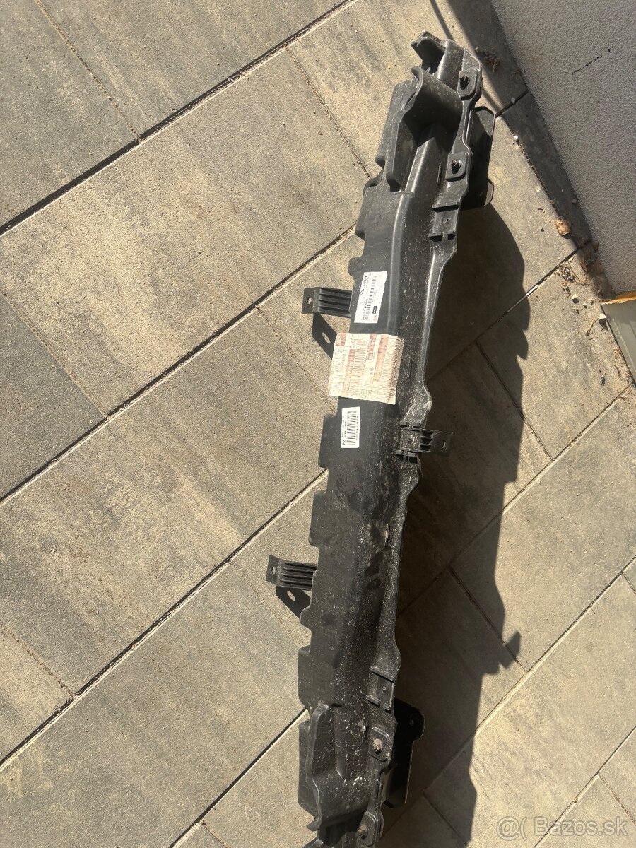 Predam zadní vystuhu