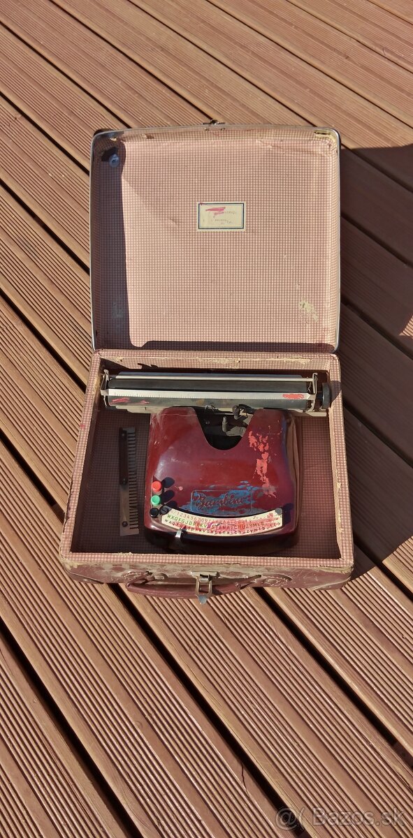 písací stroj Bambino