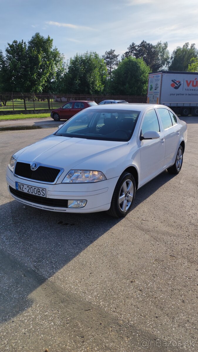 Predám Škoda Octavia 2 1.6 benzín .