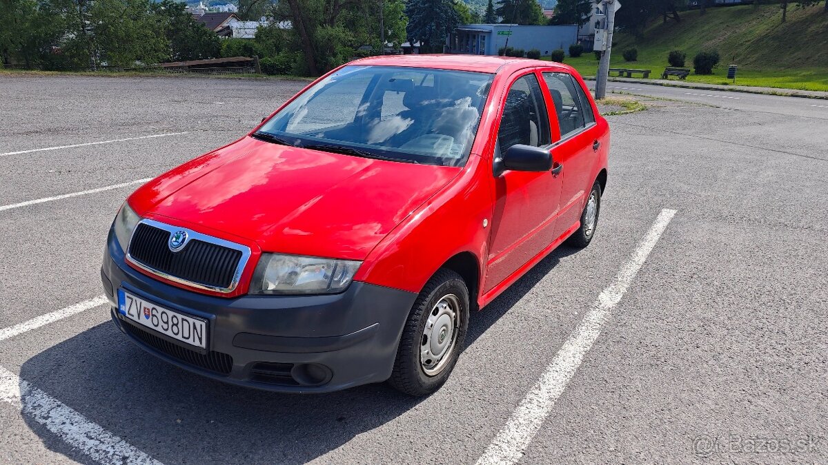 Škoda Fabia 1.2 HTP Junior - červená