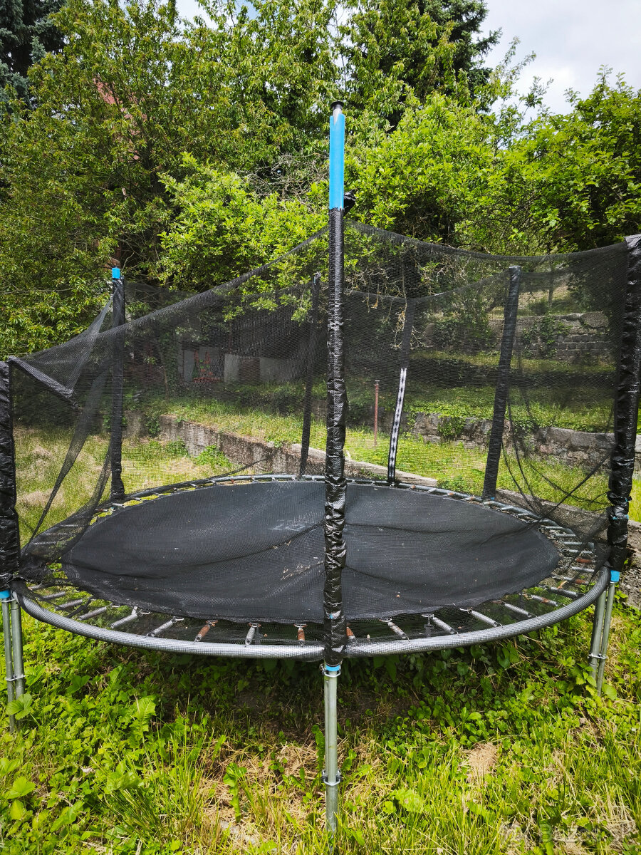 Predam trampolinu