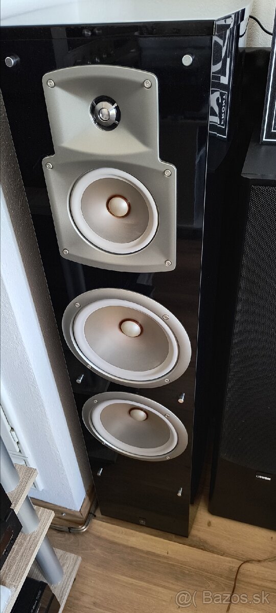 Yamaha ns777