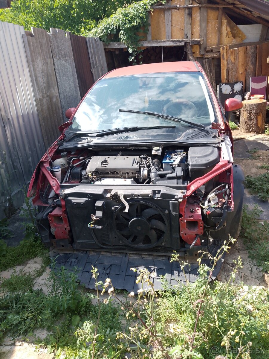 Predám na náhradné diely alebo v celku