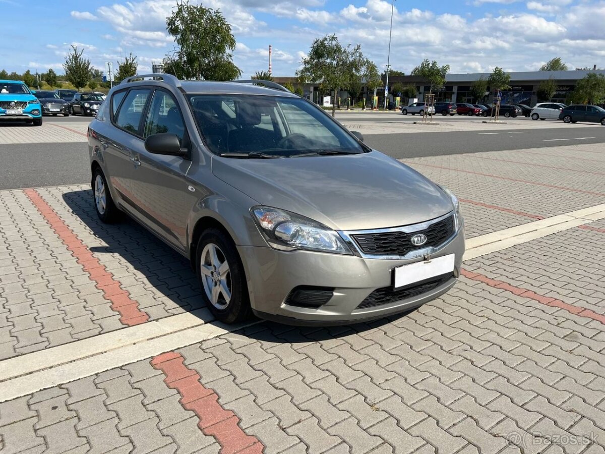 Kia Ceed 1.4 66kw ČR klima serviska