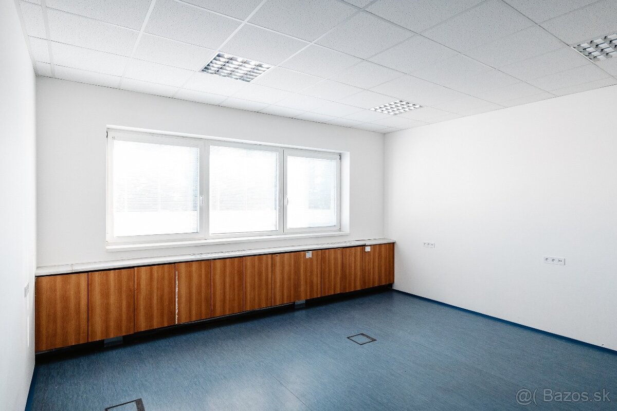 Na prenájom 4 kancelárske priestory v súkromnom areáli