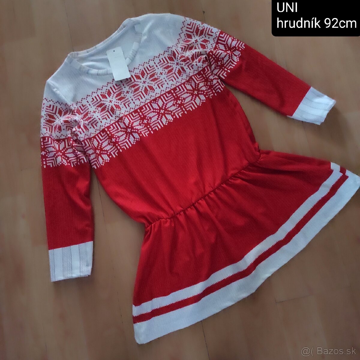 Červeno biele mini šaty s nórskym vzorom