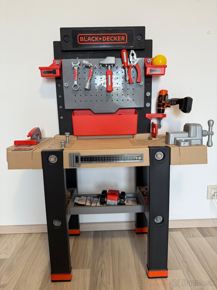 Predám detskú pracovnú dielňu Black & Decker