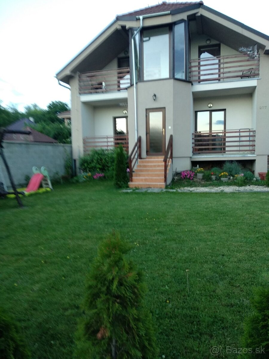 UBYTOVANIE V PODHAJSKEJ ; U NATALKY