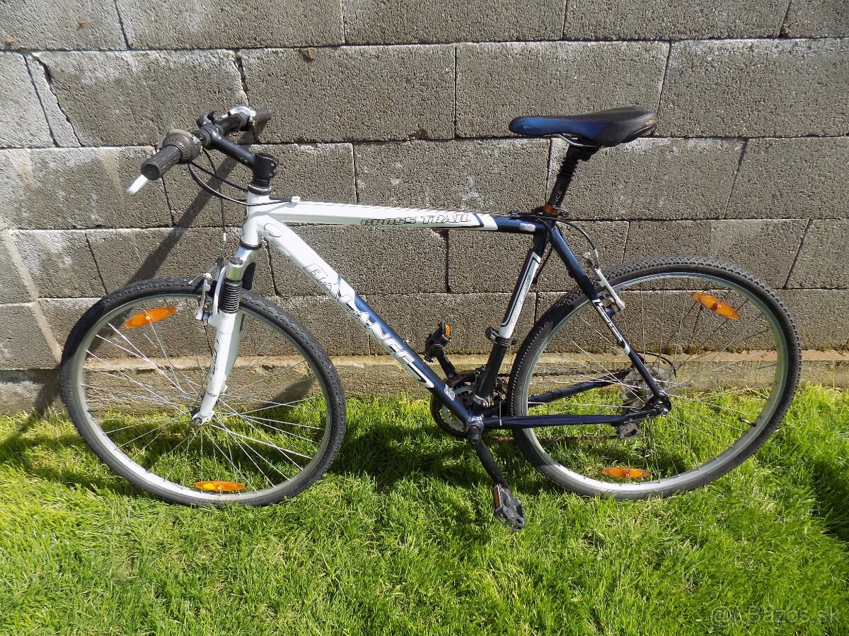 Starší bicykel.