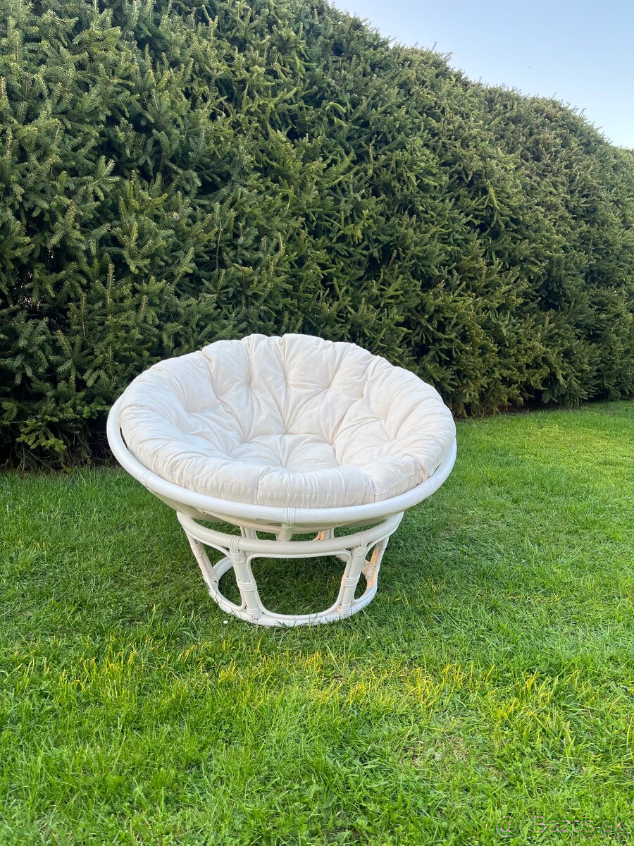 Ratanový papasan