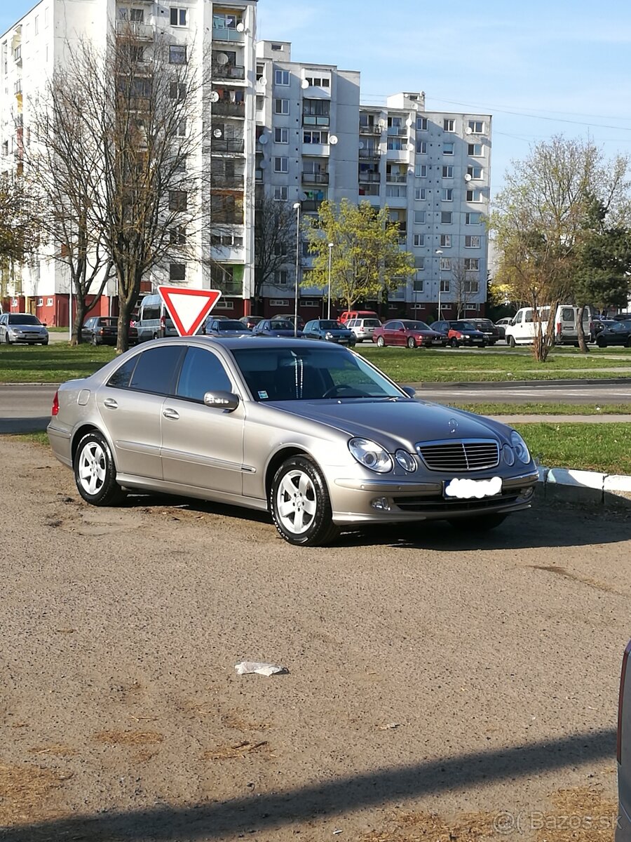 Mercedes Benz E320 V6 4-matic.
