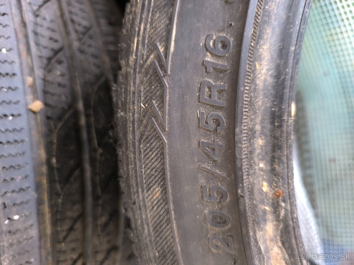 205/45R16