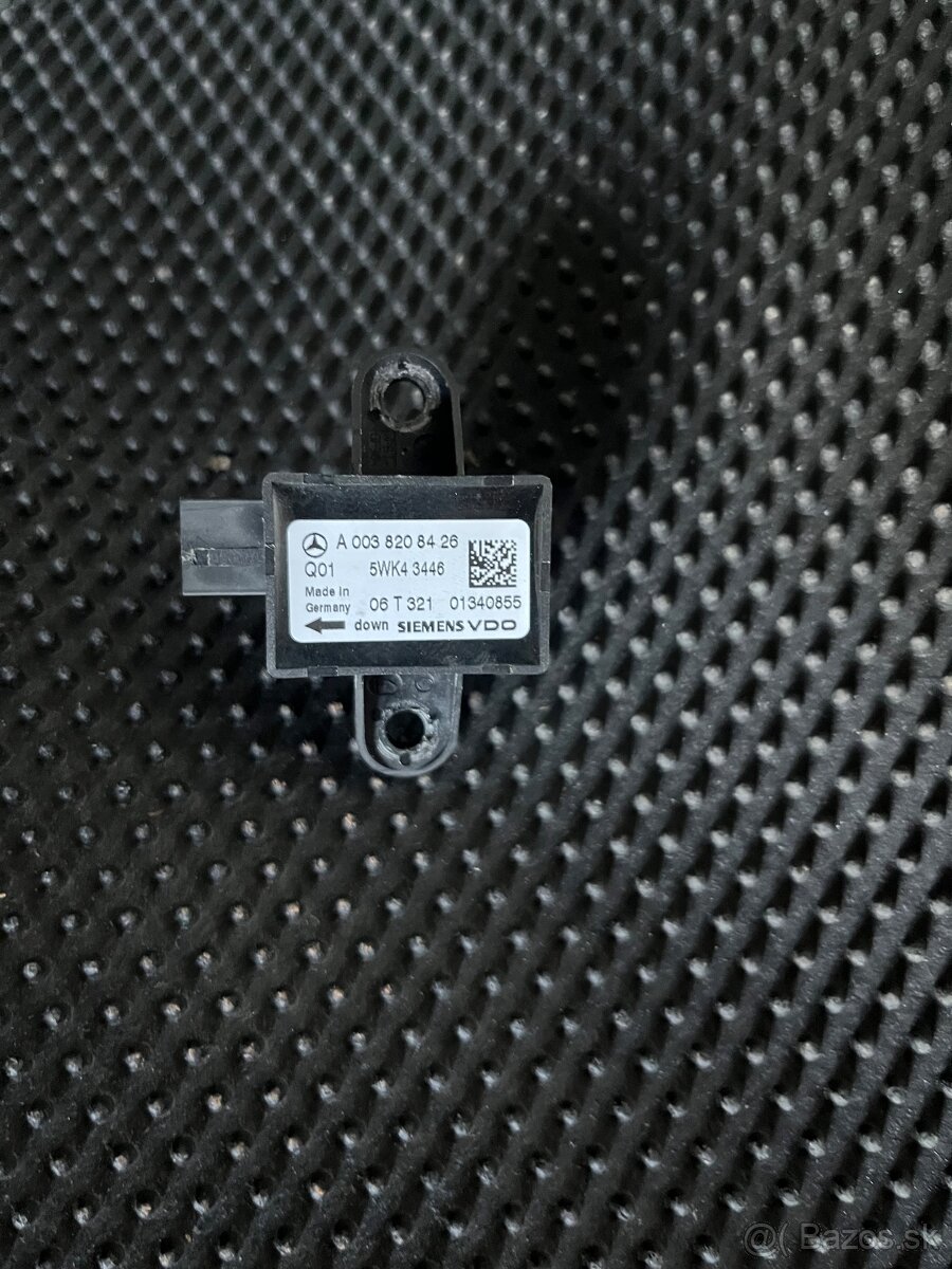 A0038208426 Čidlo nárazu Mercedes