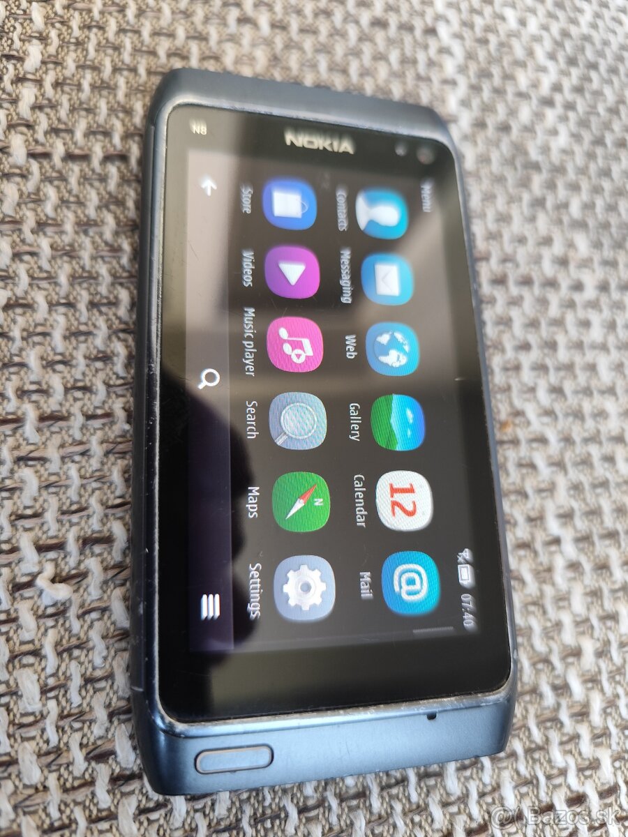 Nokia N8