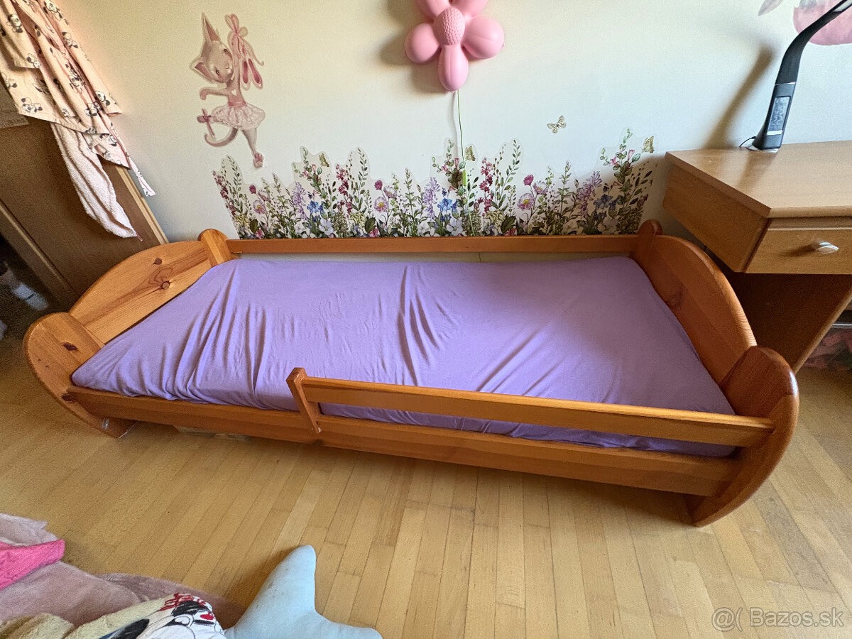 Drevená postel 200x90