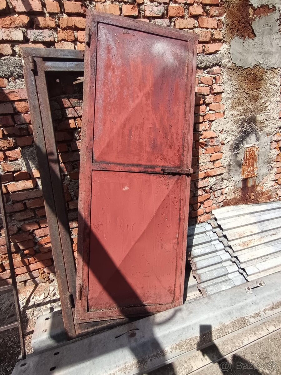 zelezne dvere zo zarubnou