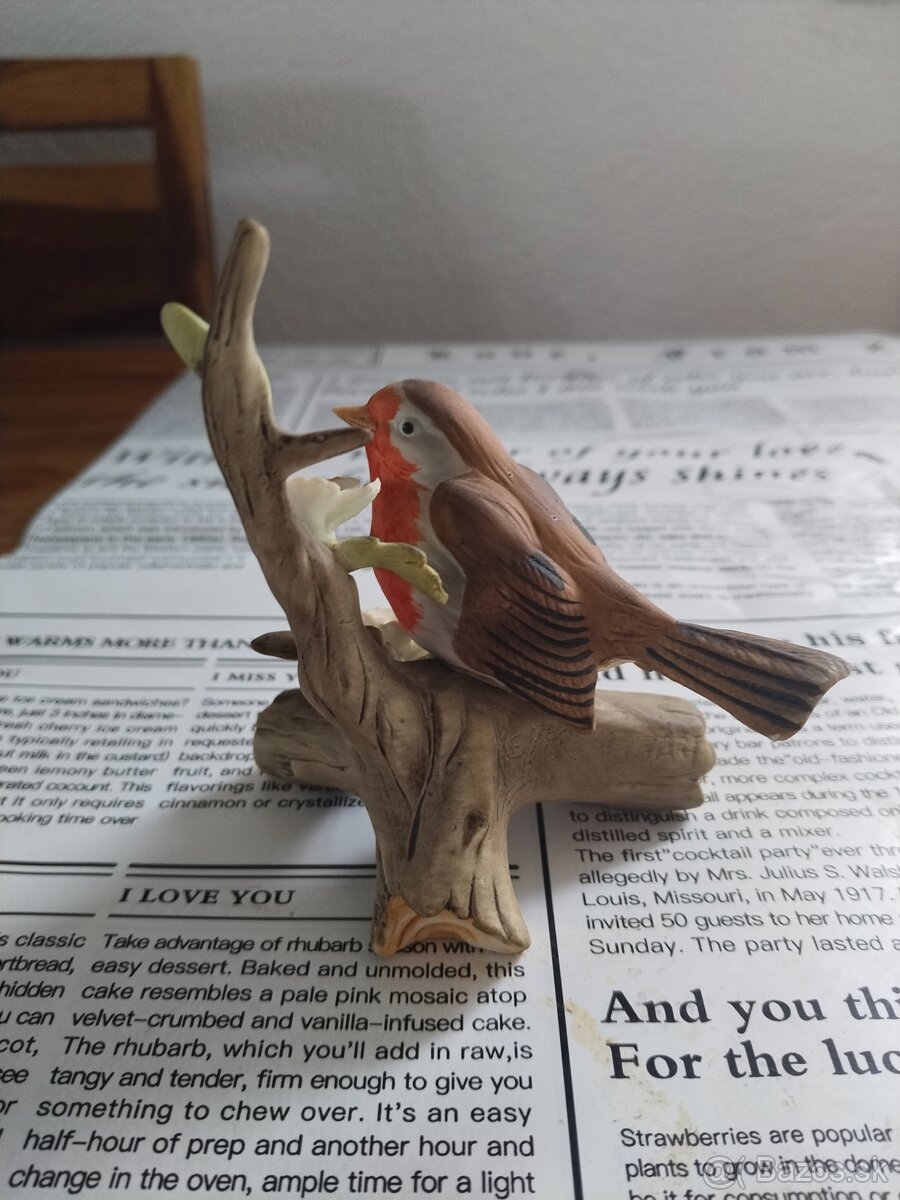 Ptáček Červenka porcelánová soška