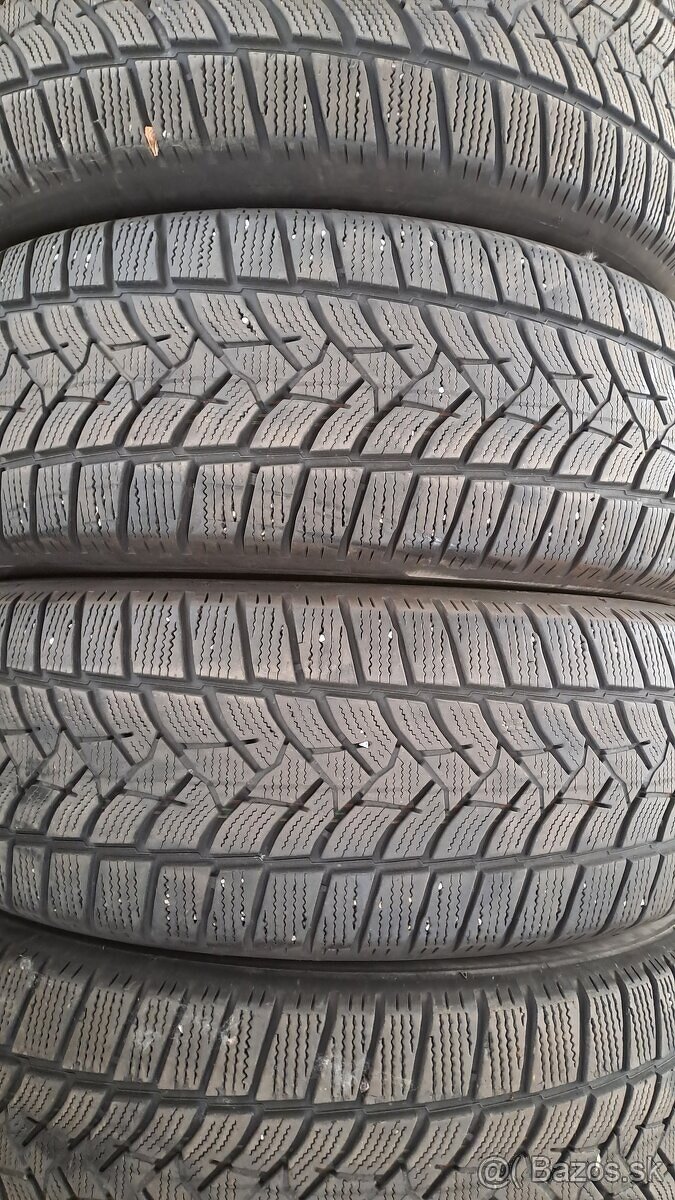 Predám 4ks jazdené zimné 235/60r18-107V Dunlop