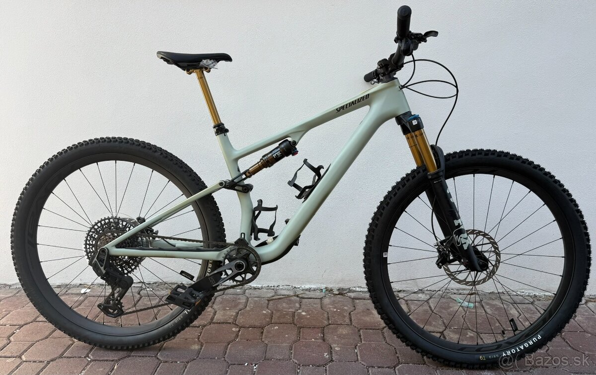 Celoodpružený karbónový bicykel Specialized EPIC EVO Pro
