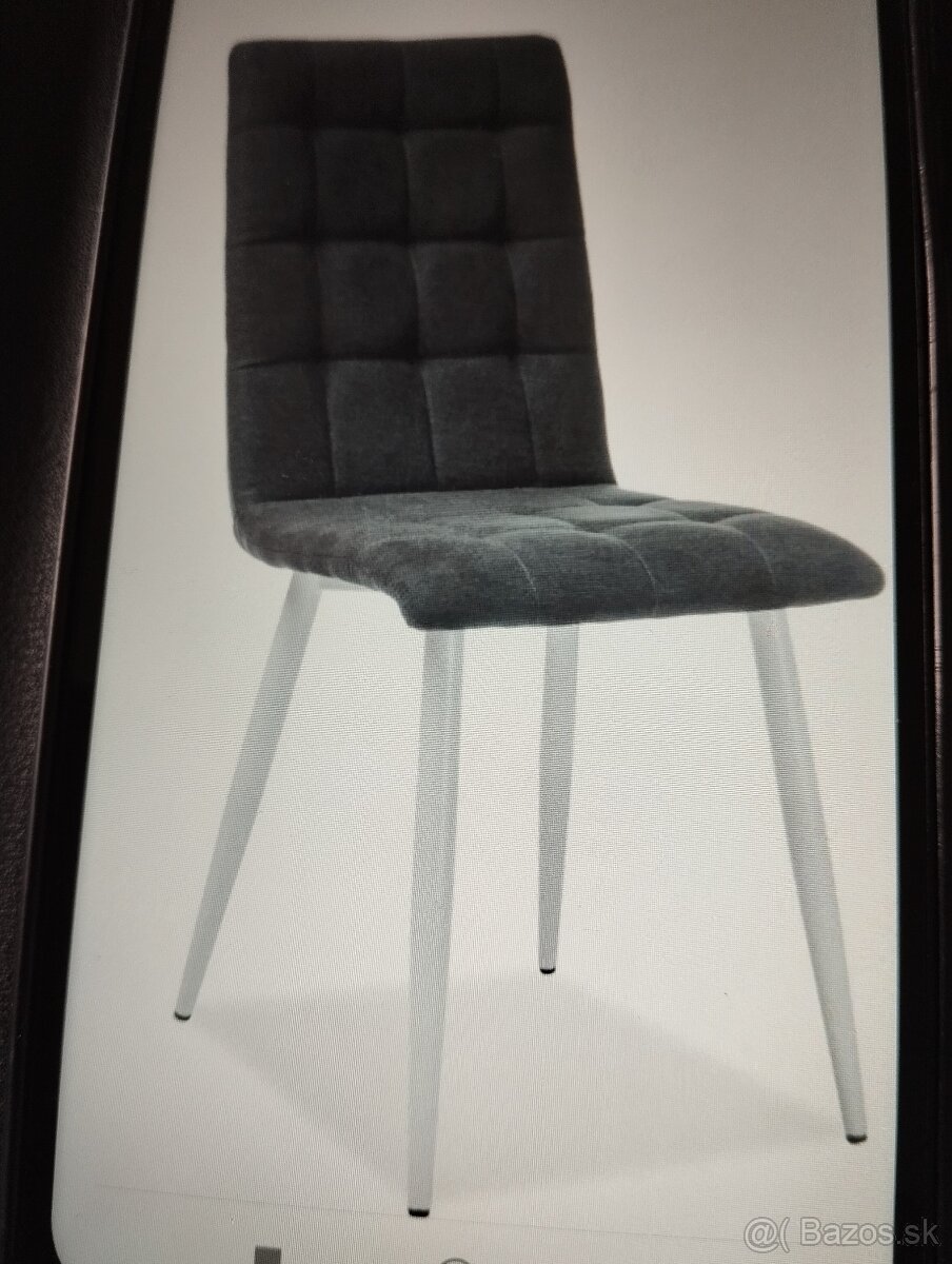 Jedálenská stolička