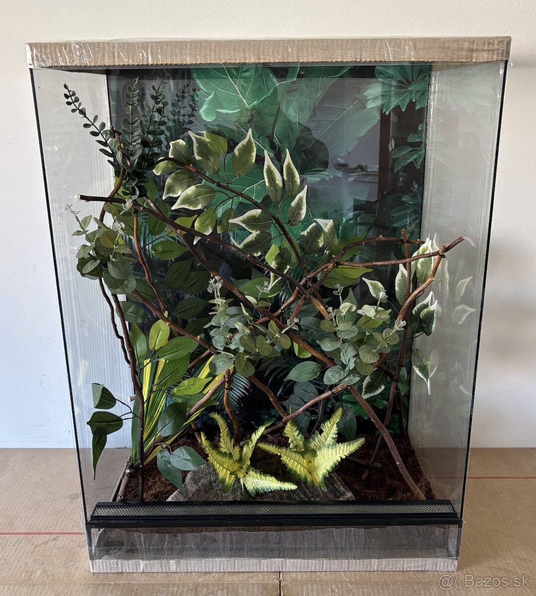 Zariadené terárium 60x40x80