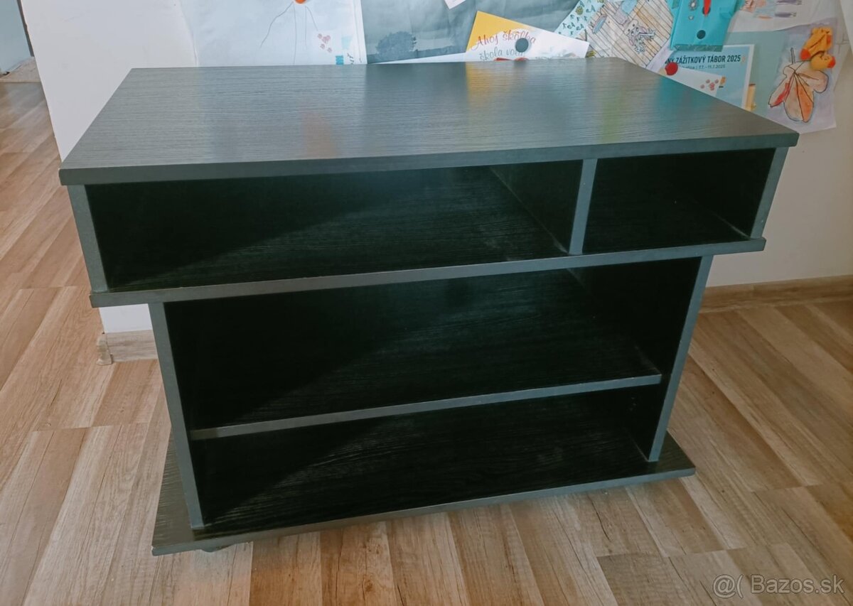 Televízny, príručný stolík