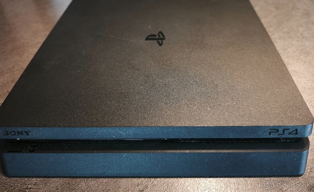 PlayStation 4 500GB + príslušenstvo