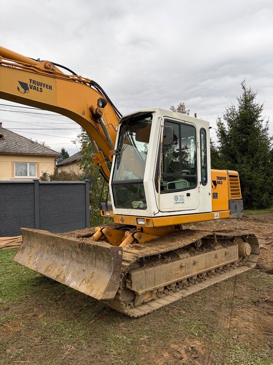 Pasovy bager Liebherr