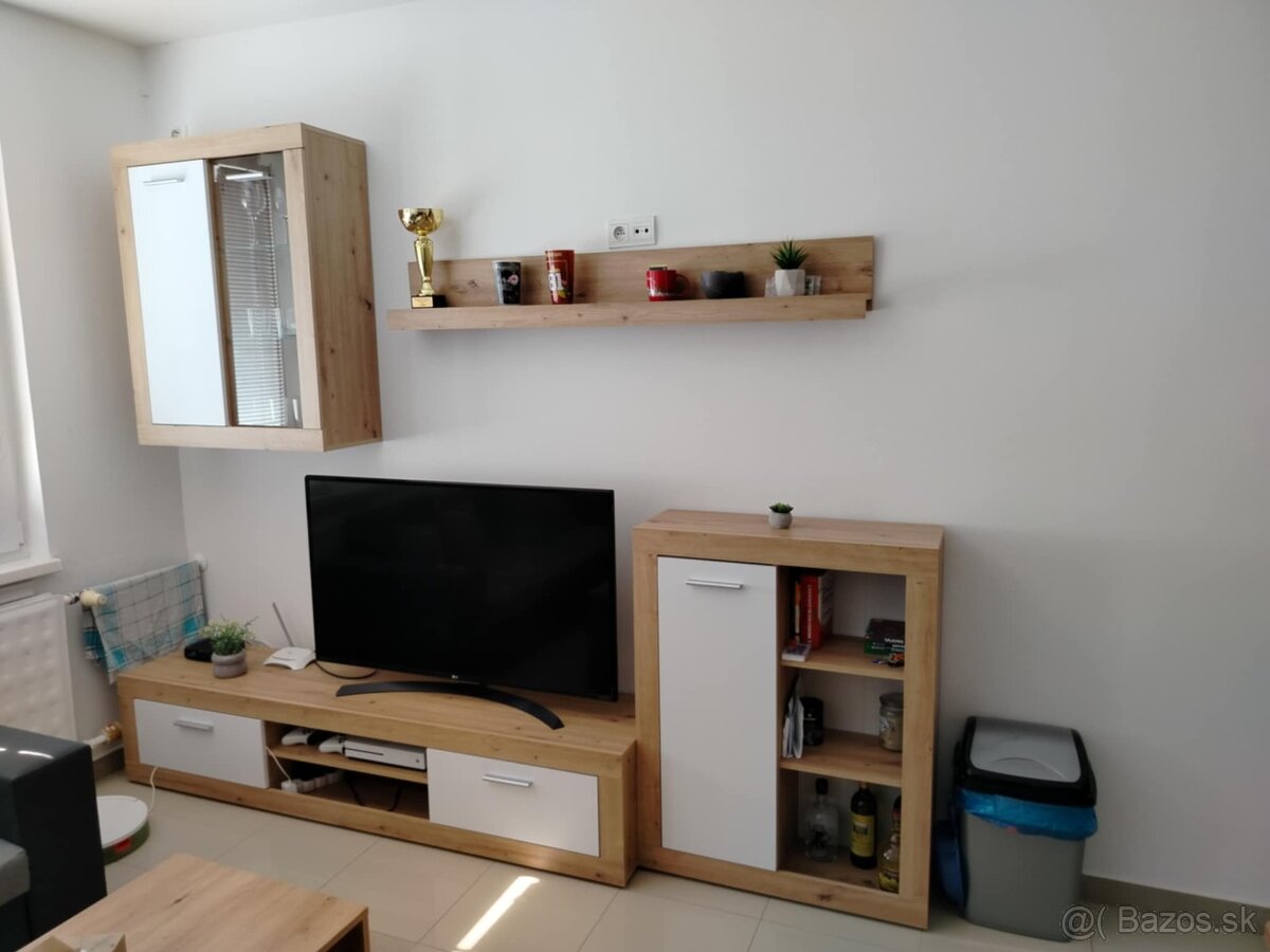 Predám 1-izbový veľkometrážny byt v Bánovciach