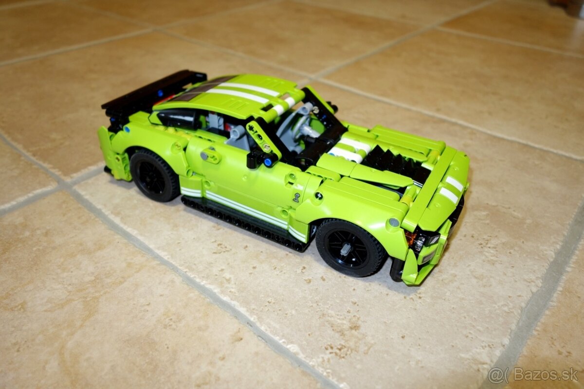 Ford Mustang Shelby 27cm zotrvačník 42138