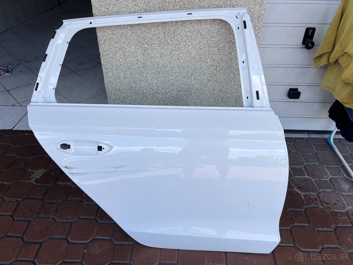 ŠKODA VOLKSWAGEN SEAT DVERE DVERE BLATNÍKY MASKA STENA