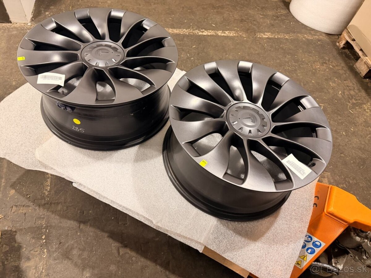originál sada alu kola r20 bez pneu1 Tesla Model