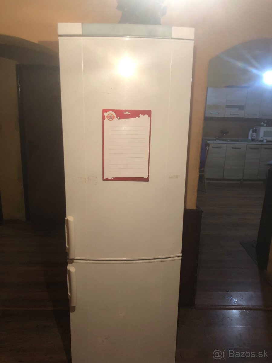 Chladnička z mraznickou