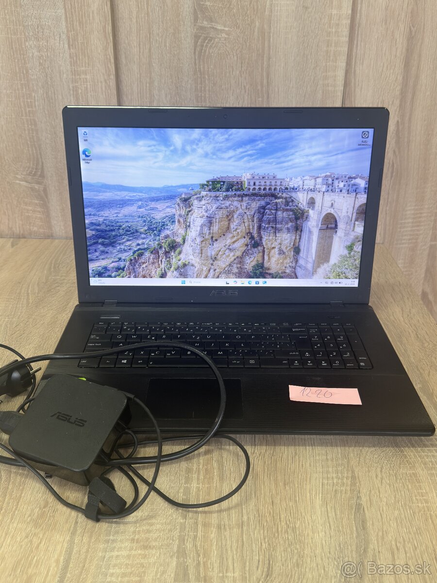Predám 17,3" notebook ASUS X75VB – Svižný a zachovalý