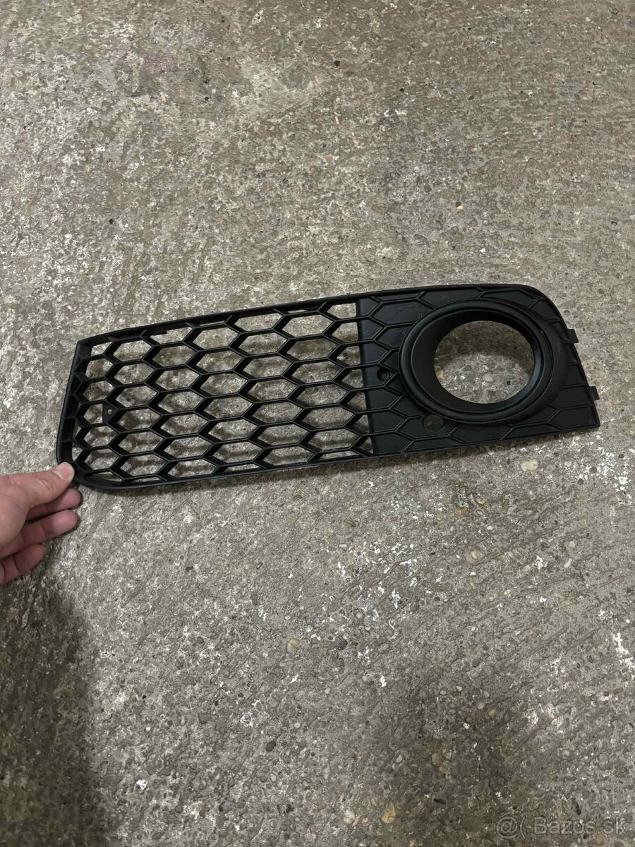 krytka hmlovky AUDI A4 B8 rs look