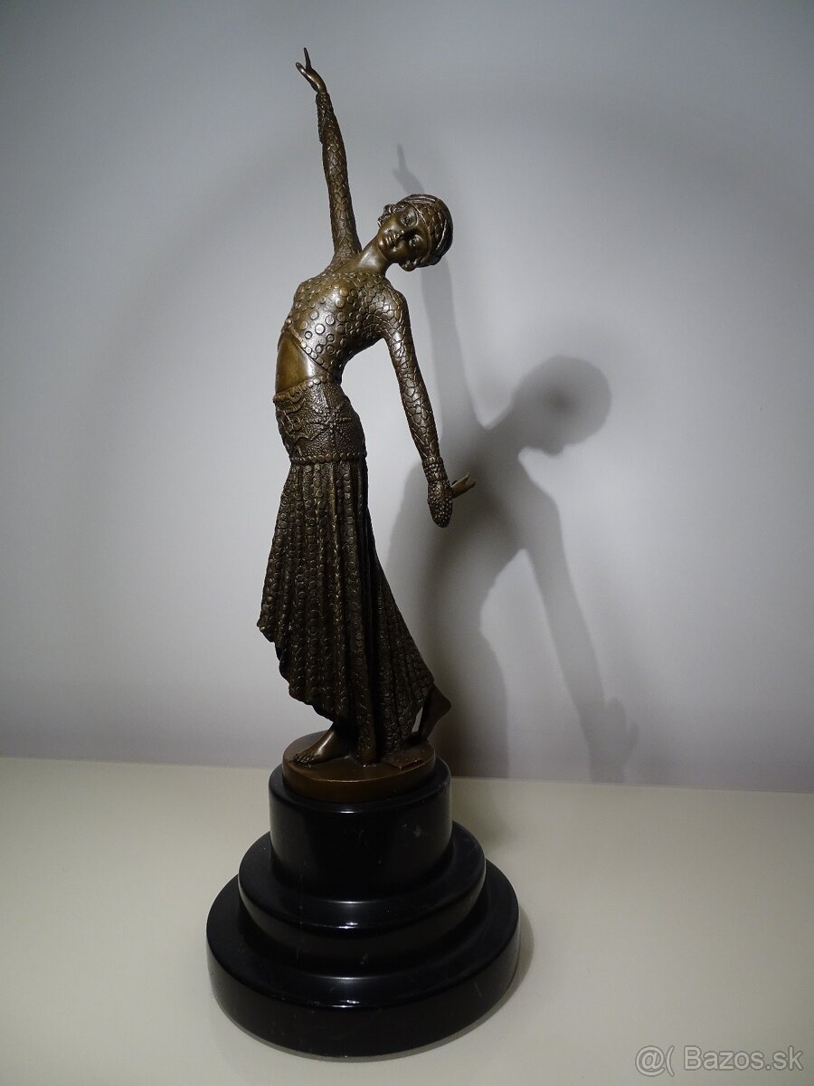 bronzová socha tanečnice "Footsteps" sign. D.H.Chiparus,38