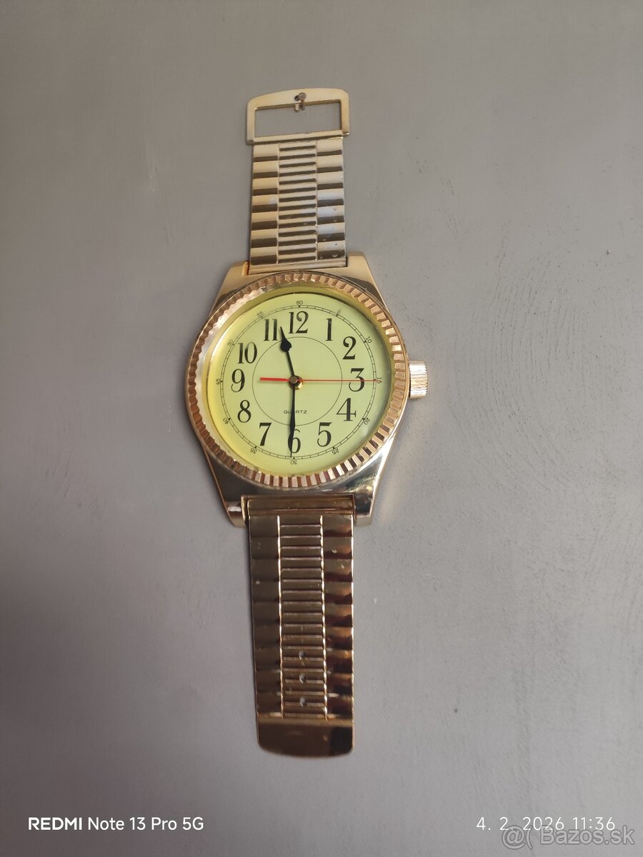 predam nastenen retro hodini
