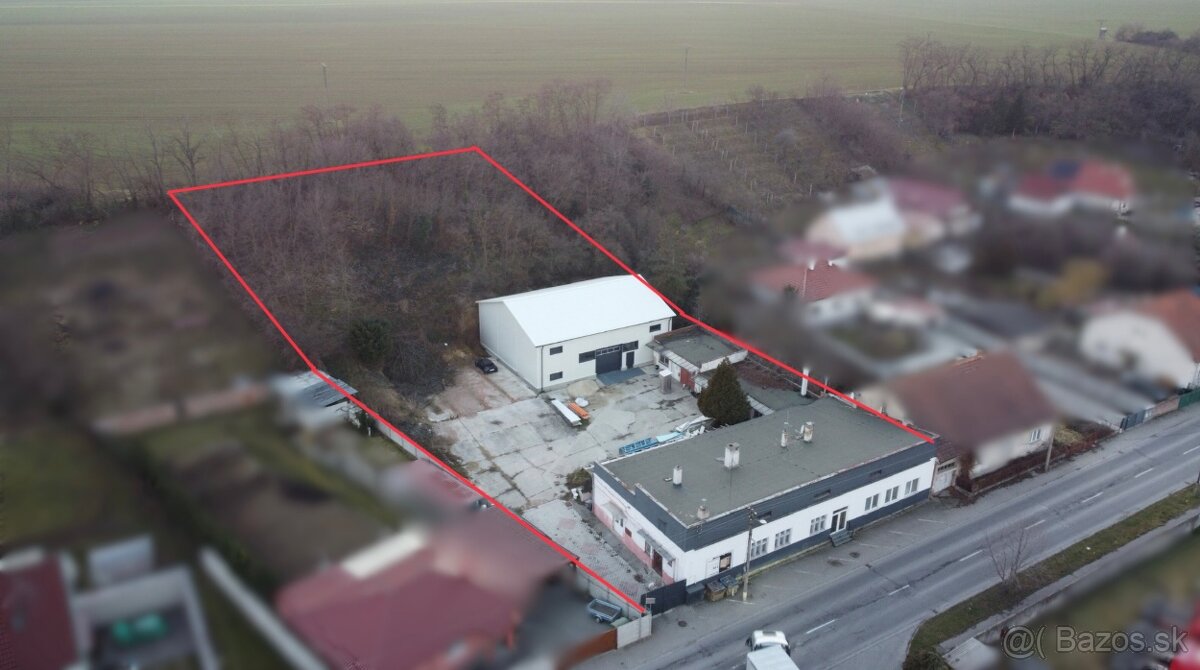 Multifunkčná budova so skladom Topoľčany
