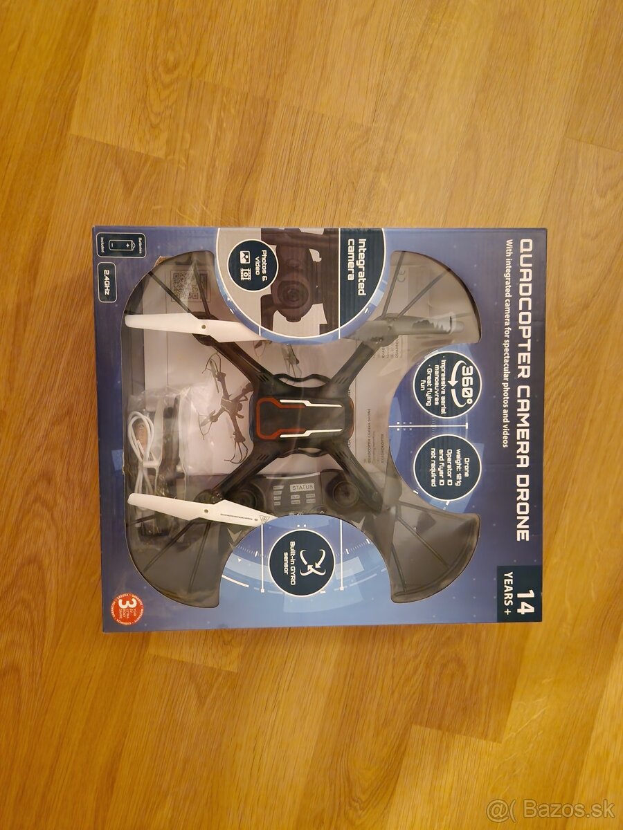 Quadrocopter dron s kamerou