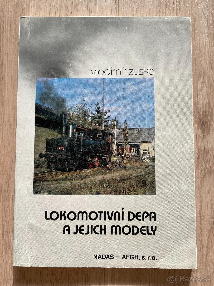 Lokomotivní depa a jejich modely