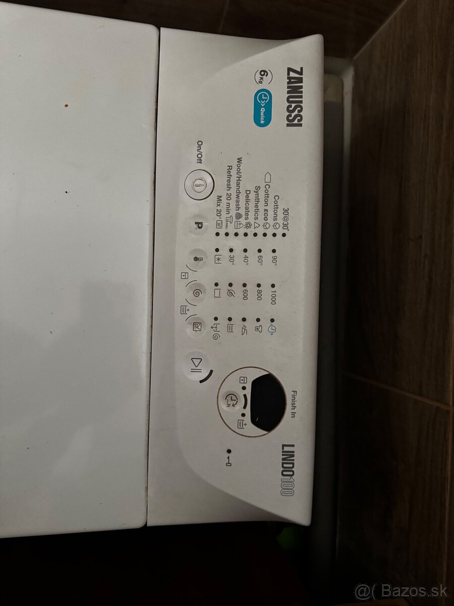 Z hora plniaca práčka Zanussi Lindo 100