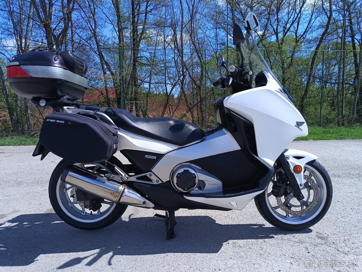 Honda Integra 700