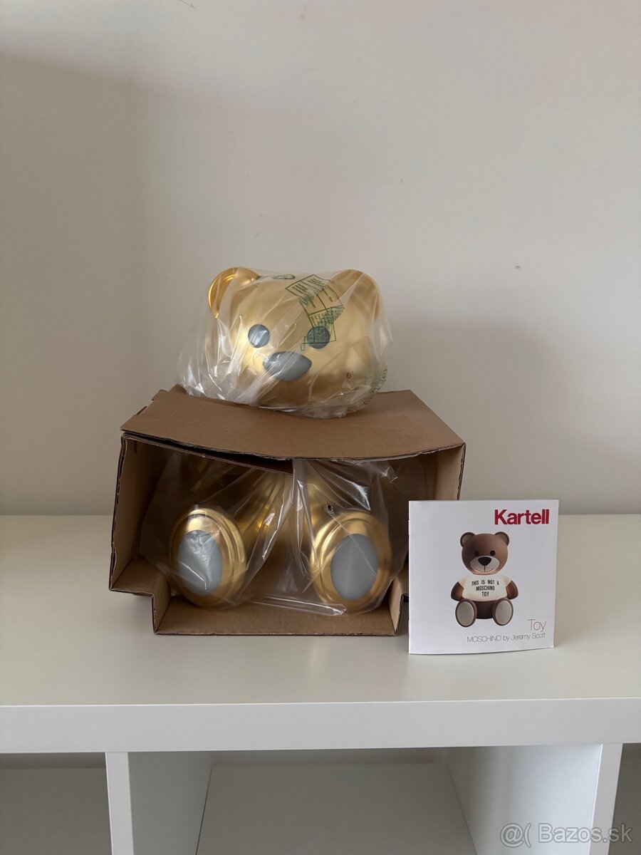 Stolová lampa “This is not a Moschino Toy” od Kartell