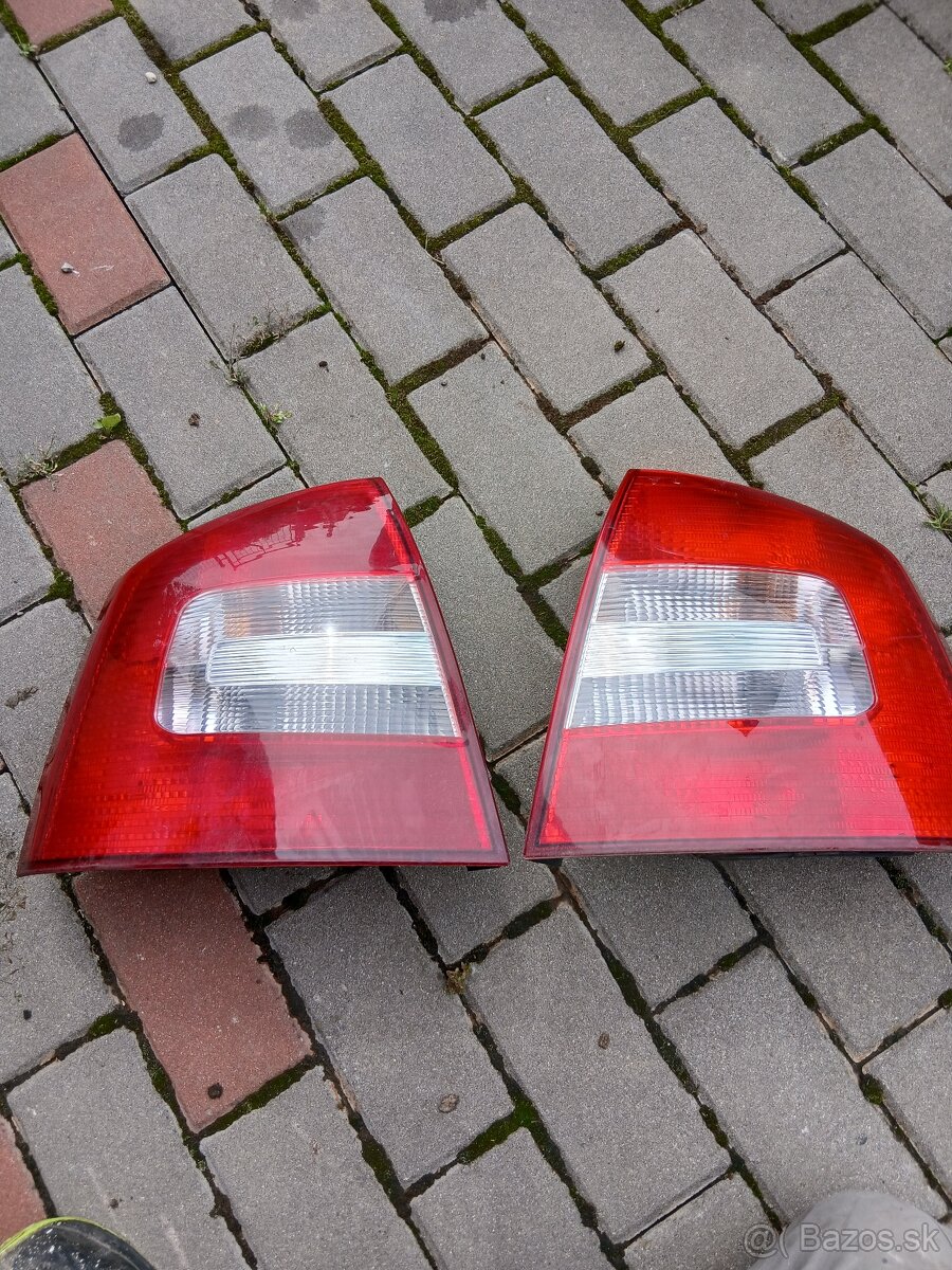 Zadné svetlá octavia 2 facelift
