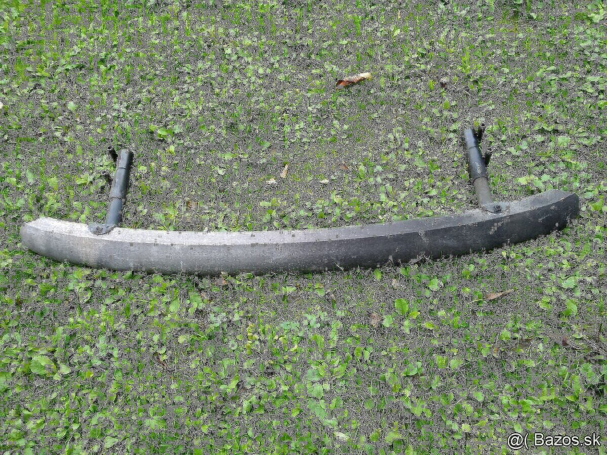 Výstuha zadného nárazníka na Volkswagen Passat B5