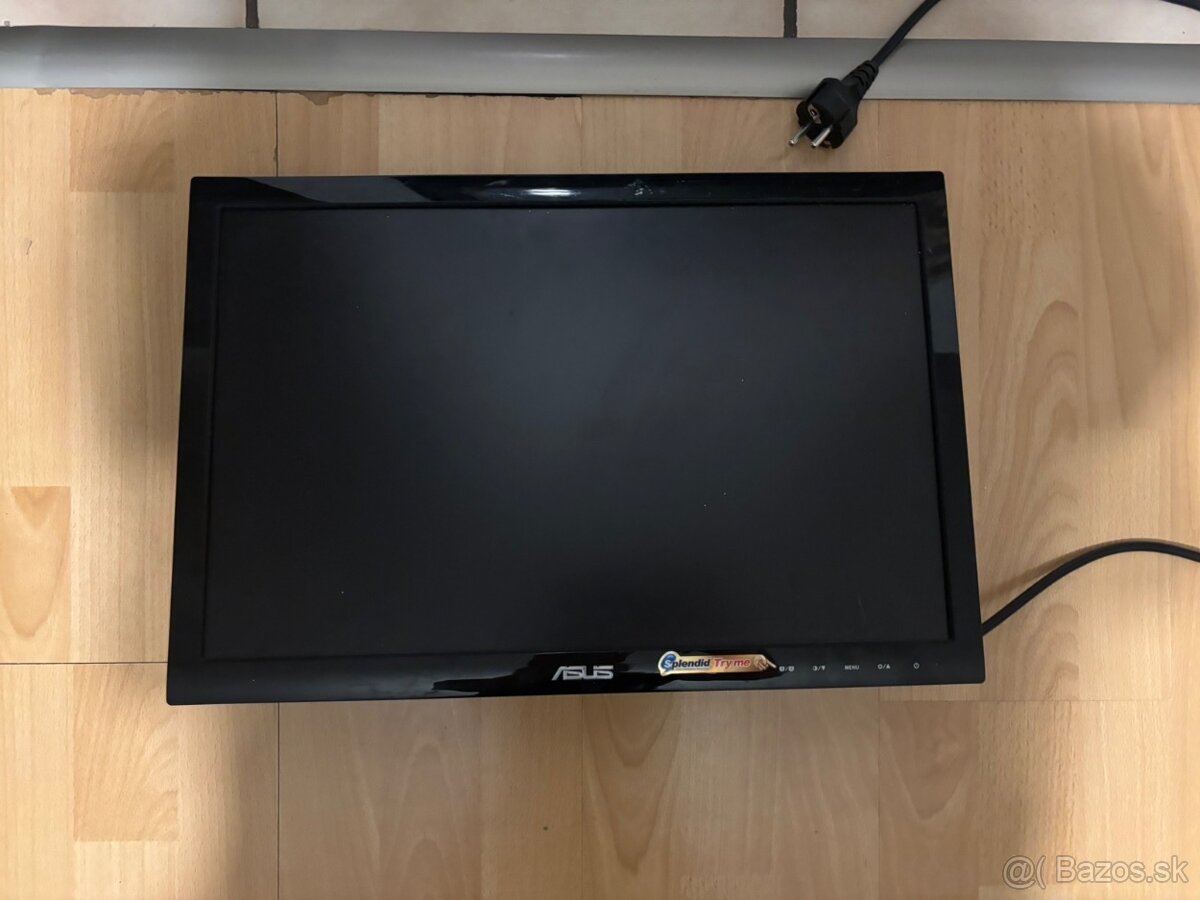 18-palcový monitor Asus